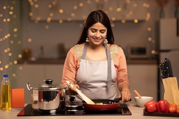 Full-Time Cook: